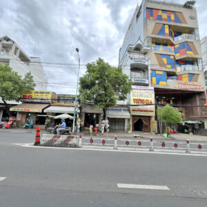 Cho thuê nhà Mặt tiền đường Lê Văn Qưới, dt: 4 x 26m vuông, 2 MT trước sau, lửng. Giá: 22 triệu.