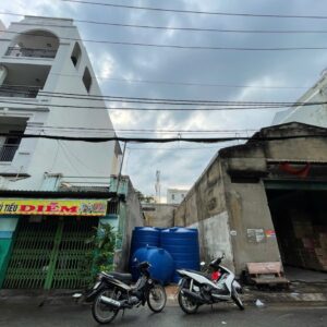 BÁN ĐẤT HẺM VIP LÊ VĂN QUỚI – HẺM NHỰA 8M THÔNG, GẦN MẶT TIỀN • Diện tích: 4 x 18.5m (ODT 73,2m²)