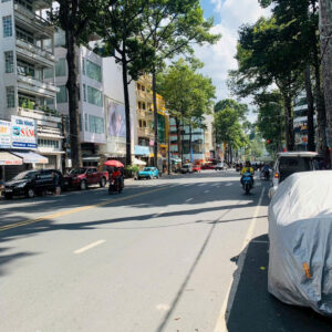 Anh chị cần tìm nhà kinh doanh ô tô or cho thuê ,KD thì có 1 căn nhà MT đường An Dương Vương ,P3,Q5