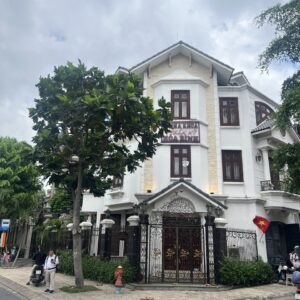 BIỆT THỰ  4 TẦNG , ĐẲNG CẤP HIẾM CÓ TẠI LÊ THÚC HOẠCH 16M x 9M ĐÃ GIẢM CÒN 32 TỶ TL