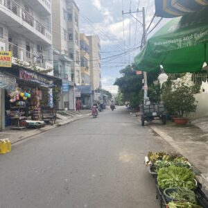 Dãy trọ hẻm nhựa 10m thông Hương Lộ 2, dt 10,5x44m (giá 23.5 Tỷ thương lượng chỉ 51tr/m2)